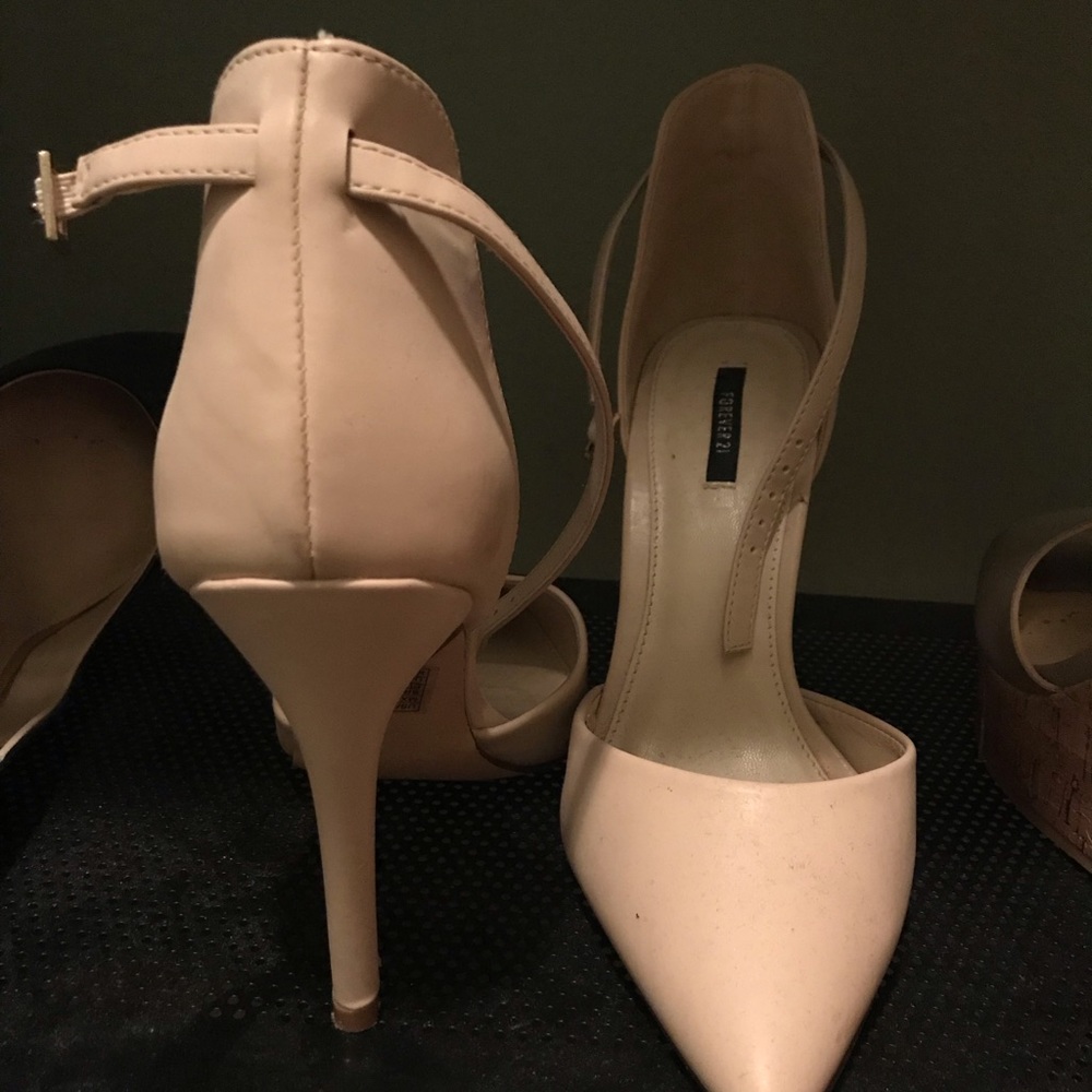 Creme ankle strap stiletto